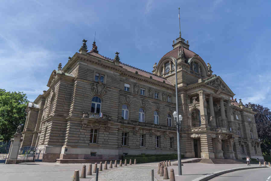 Francia - Alsacia 115 - Estrasburgo - plaza de la República - Dirección Nacional de Asuntos Regionales.jpg
